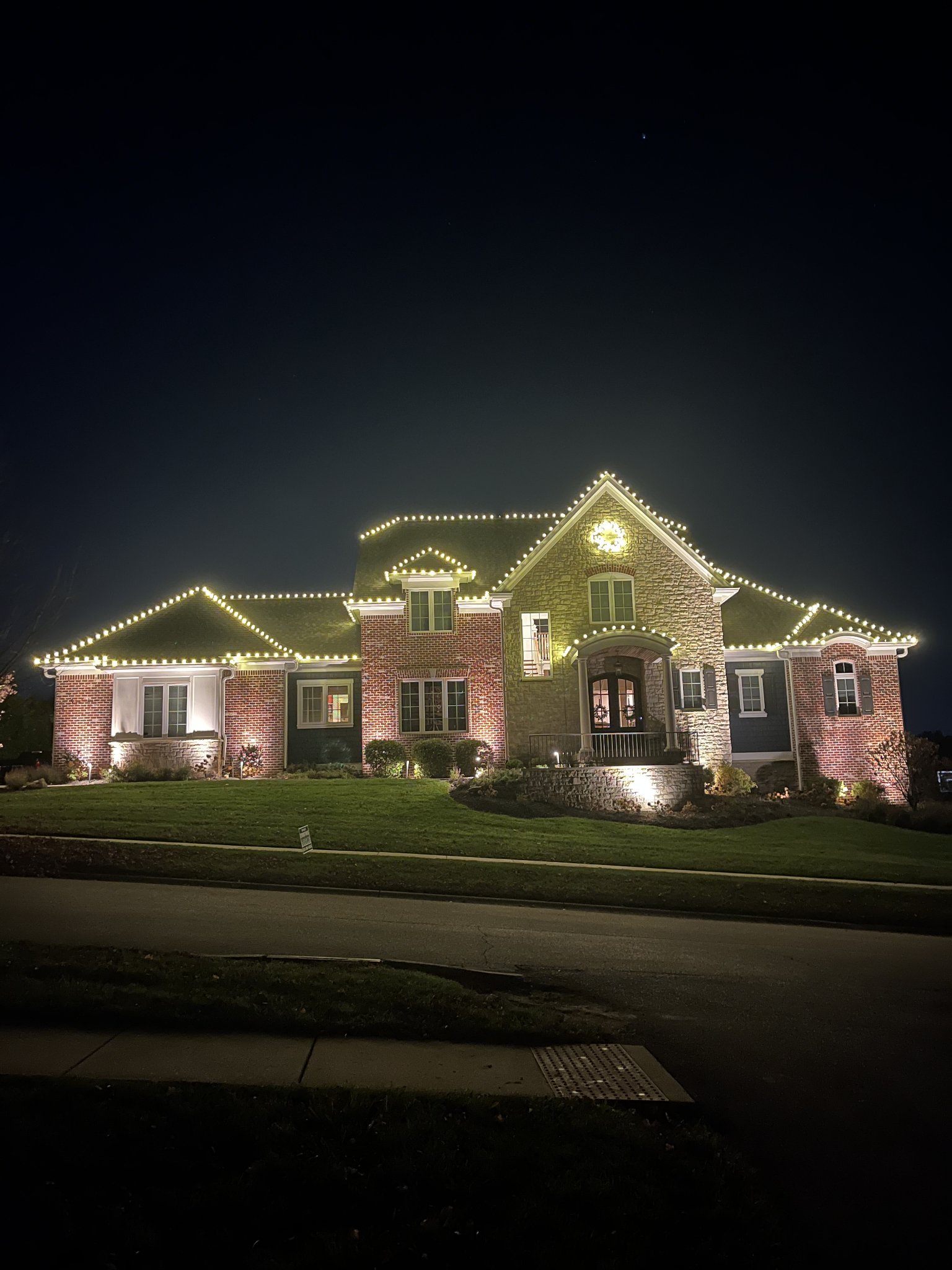 Roofline Christmas Lighting